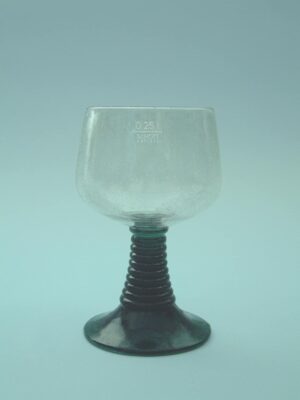 Safety glass / sugar glass Wine glass-Roman. HxW .: 13.5 x 8 cm.